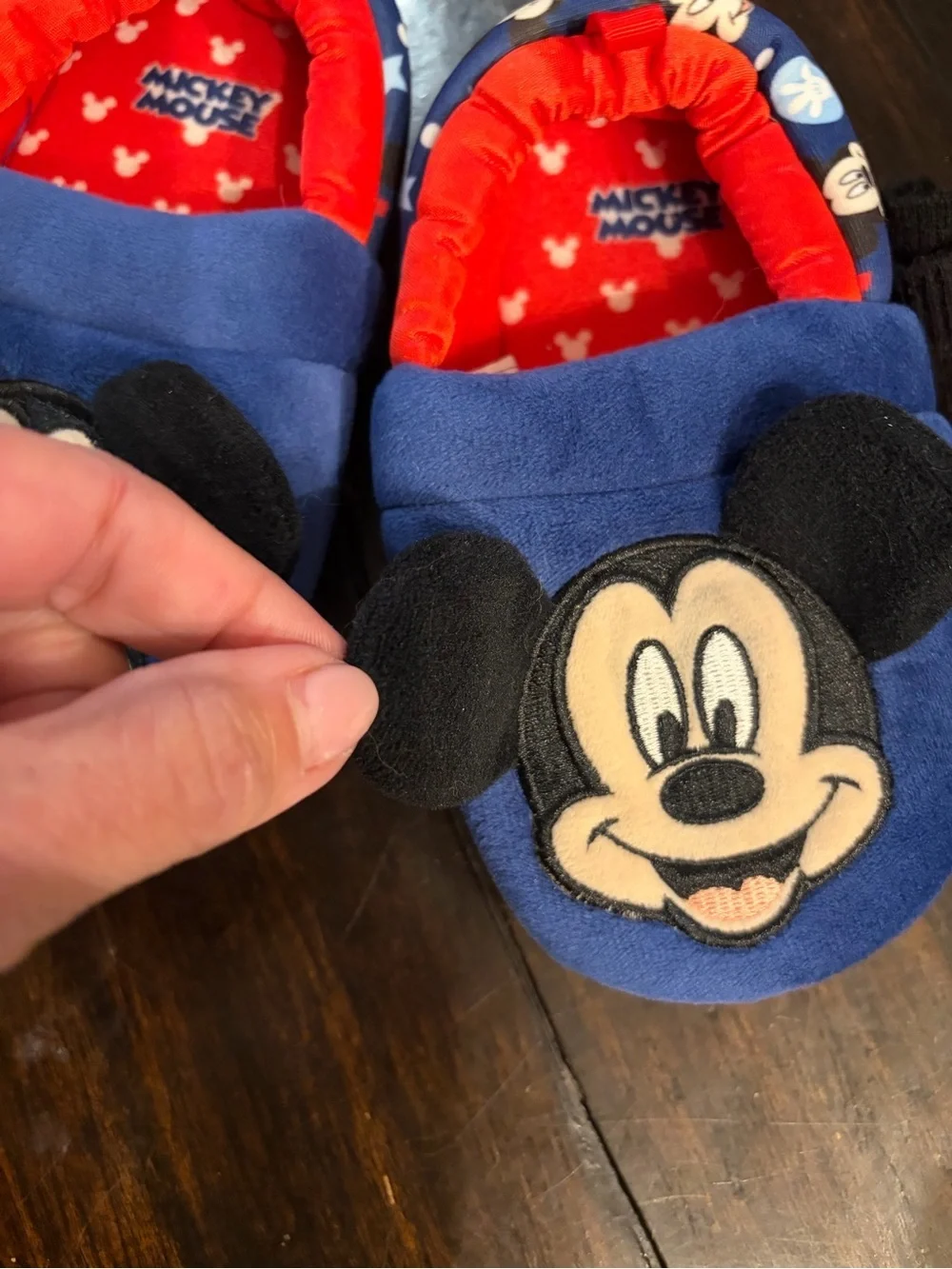Disney Mickey Mouse toddler slippers size 9/10